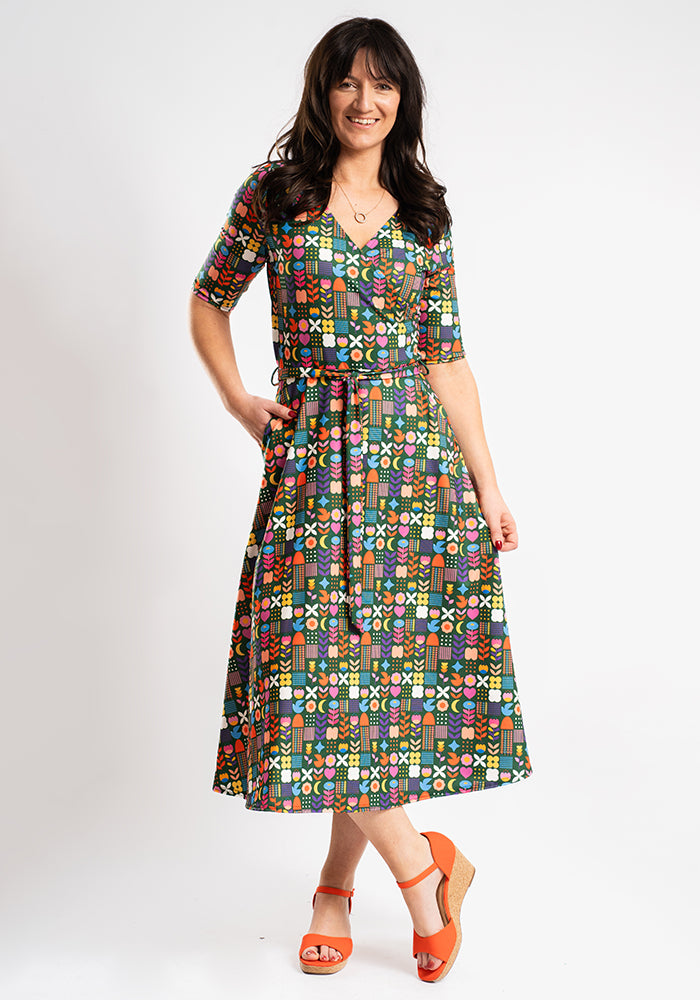Veneha Retro Tile Print Midi Dress