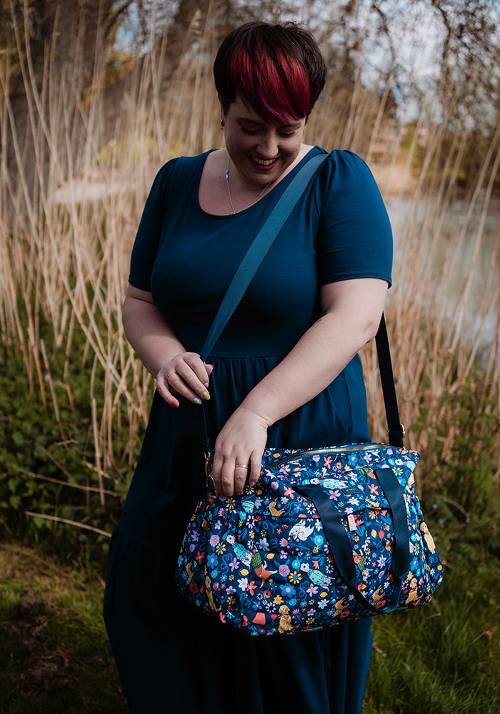 Navy Dog Garden Print Holdall