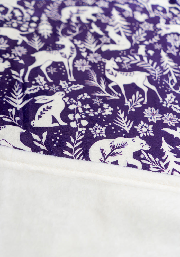 Winter Wonderland Print Plush Throw Blanket (Pop-Under)