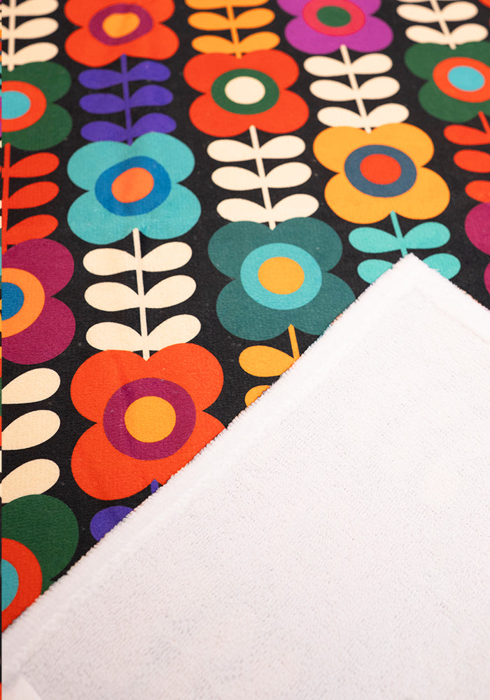 Third angle of Retro Flower Print Hand Towel