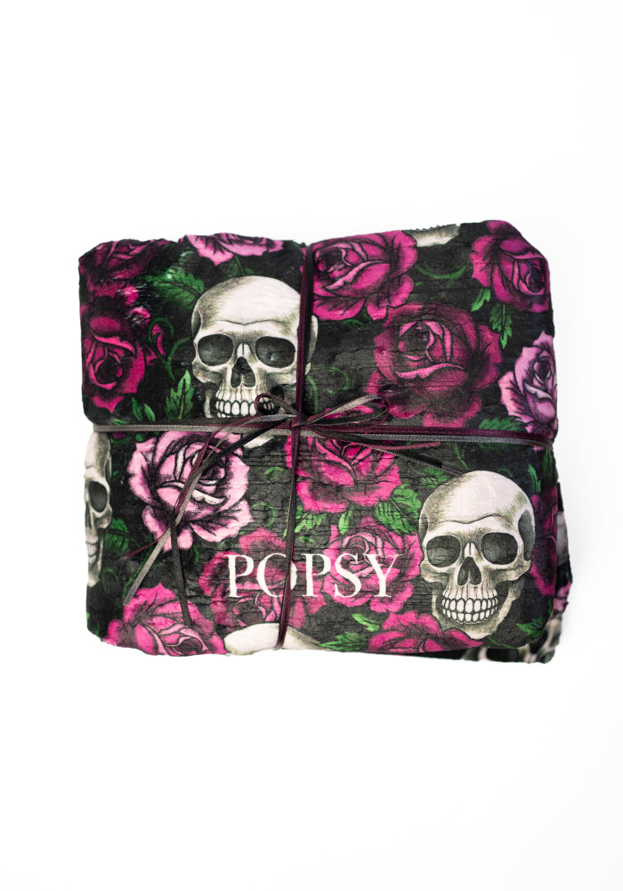 Extra Long Gothic Skull &amp; Roses Print Plush Throw Blanket (Pop-Under)