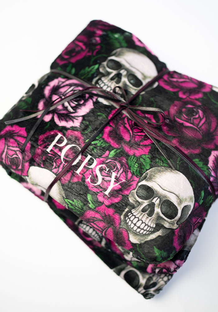 Extra Long Gothic Skull &amp; Roses Print Plush Throw Blanket (Pop-Under)