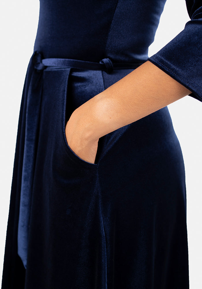 Gwyneira Navy Velvet Midi Dress